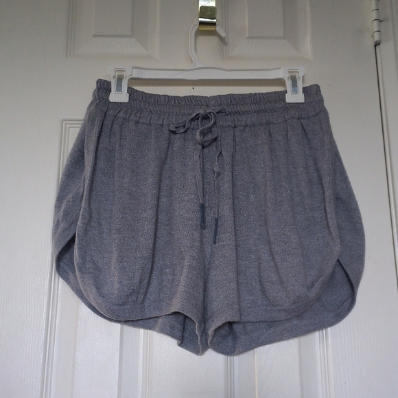 Lemon 'Cozy Cashmere' blend shorts - Picture 3 of 13